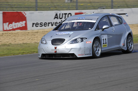 Jens Møller skal i år køre denne Seat Leon.